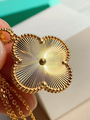 VINTAGE CLOVER PEDANT NECKLACE GOLD