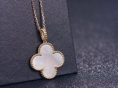 CLOVER PINK GOLD NECKLACE