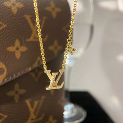 LV LOGO PENDANT DIAMOND GOLD NECKLACE