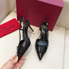 VLOGO SIGNATURE BLACK CALFSKIN HIGH SLINGBACK PUMP 7 CM
