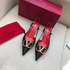VLOGO SIGNATURE BLACK CALFSKIN HIGH SLINGBACK PUMP 4 CM WITH GOLD LOGO