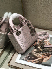 LADY 24 HANDBAG EMBOSSED DIAMOND IN SILVER CALFSKIN