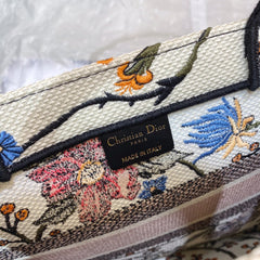 MEDIUM BOOK TOTE BAG 36 IN BEIGE COTTON WITH MULTICOLOR EMBROIDERY