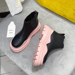 TIRE CHELSEA BOOT IN PALE PINK MIX BLACK CALFSKIN