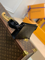 ANPHA WEARABLE WALLET 18 IN BLACK MONOGRAM ECLIPSE REVERSE CALFSKIN