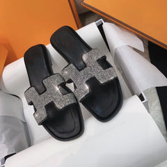 0ran Sandal Caviar Black Leather
