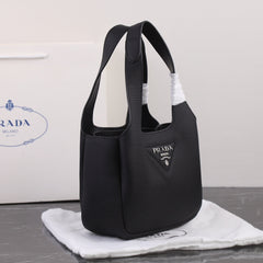 PRA 18 DYNAMIQUE LOGO TOTE BAG IN BLACK CALFSKIN