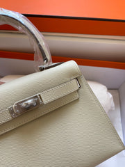 KELLY MINI 20 BAG IN OAT TAN CALFSKIN WITH SILVER HARDWARE