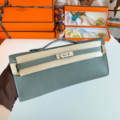 KELLY CUT 31 IN SEAFOAM GREEN CALFSKIN WITH SILVER HARDWARE