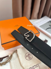 BOUCLE BELT BUCKLE & REVERSIBLE BLACK AND WHITE LEATHER STRAP 38MM SILVER HARDWARE