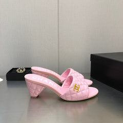 DIAMOND-QUILTED 6 CM SANDALS IN BABY PINK LAMBSKIN