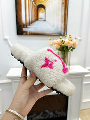 LV FLAT SLIPPER IN WHITE MIX BRIGHT PINK SHEARLING