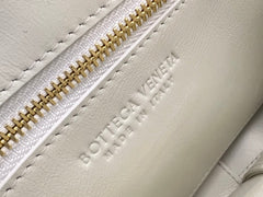 CASSETTE 28 IN WHITE SOFT LAMBSKIN