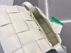 CASSETTE 28 IN WHITE SOFT LAMBSKIN