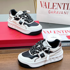 VALENTINO 25S GARAVANI ONE STUD XL PLATFORM SNEAKERS IN WHITE MIX BLACK LAMBSKIN