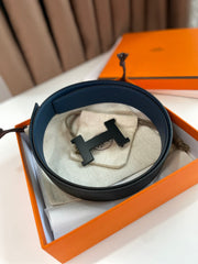 HM CONSTANCE BELT BUCKLE & REVERSIBLE NAVY BLUE AND BLACK LEATHER STRAP 38MM