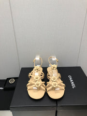 FLORAL FLAT SANDAL IN SAND YELLOW LAMBSKIN