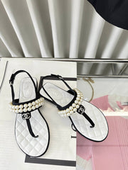 CLASSIC THONG SANDALS PEARL CHAIN IN WHITE LAMBSKIN