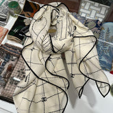 CHANEL 25S SCARF 140 IN SILK WOOL 726478