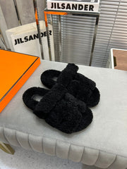CHYPRE SLIPPERS IN BLACK LAMB WOOL