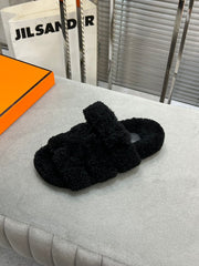 CHYPRE SLIPPERS IN BLACK LAMB WOOL