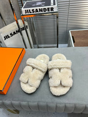 CHYPRE SLIPPERS IN BISQUE BEIGE LAMB WOOL