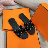 0ran Sandal Calfskin Rhinestone Black