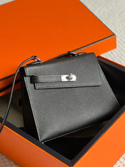 KELLY DESORDRE 20 IN BLACK EPSOM LEATHER WITH SILVER HARDWARE