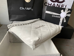 CC LARGE 42 HANDBAG IN WHITE SHINY CALFSKIN SILVER HARDWARE