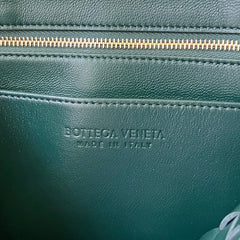 SMALL ANDIAMO 29 IN EMERALD GREEN LAMBSKIN