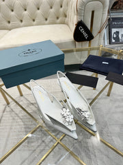 MEDIUM HEEL SLINGBACK ATTACHED CREATIVE FLOWERS IN WHITE PATENT CALFSKIN