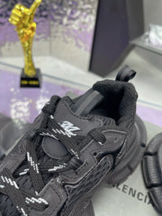 3XL SNEAKER IN BLACK MESH AND POLYURETHANE