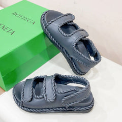 REFINED DAD SANDAL IN BLACK LAMBSKIN