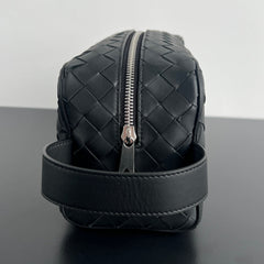 INTRECCIATO CLUTCH 26 IN BLACK CALFSKIN