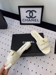 CC SLIPPERS IN WHITE CALFSKIN