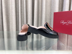 VIV' RANGERS MULES IN BLACK PATENT CALFSKIN GOLD BUCKLE