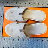 EZE SANDAL PLATFORM 85 MM IN PALE GRAY SUEDE