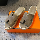 EZE SANDAL PLATFORM 85 MM IN WOOD BROWN SUEDE