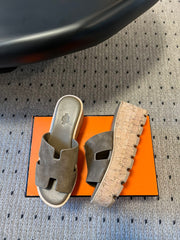 EZE SANDAL PLATFORM 85 MM IN WOOD BROWN SUEDE