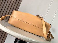 LOE MEDIUM 30 FLAMENCO KNOT IN BEIGE LAMBSKIN