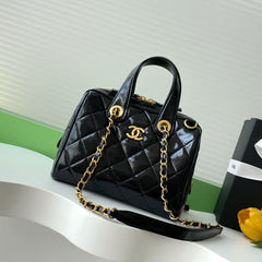 CC HANDBAG 21 IN BLACK PATENT QUILTED CALFSKIN WITH GOLD CHAIN