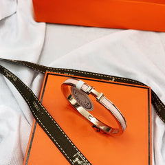 CLASSIC HM CLIC PINK 8MM ENAMEL BRACELET