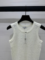 CHANEL SLEEVELESS OPEN-KNIT VEST 274858