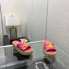 THICK SOLE WEDGE SLIPPERS IN PUNCH PINK LAMBSKIN AND BEIGE RUBBER