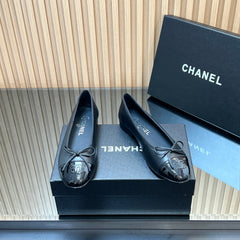 CHANEL 25S BALLET FLATS 20MM IN BLACK CALFSKIN GLOSSY TOE WITH BOW