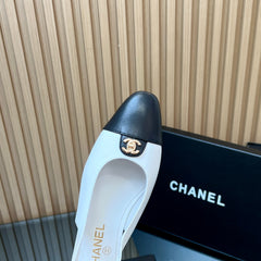 CHANEL 25S SLINGBACK FLATS IN WHITE CALFSKIN GOLD HARDWRE