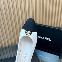 CHANEL 25S BALLET FLATS LOGO IN WHITE CALFSKIN AND BLACK CANVAS GOLD HARDWRE