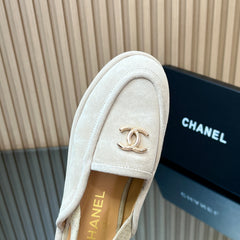 CHANEL 25S BACK STRAP MULE 15MM IN IVORY SUEDE GOLD HARDWRE