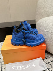 SNEAKER IN COBALT BLUE CALFSKIN AND BREATHABLE MESH 175311