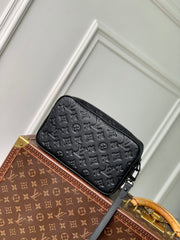 POCHETTE KASAI 24.5 IN BLACK MONOGRAM SHADOW CALFSKIN